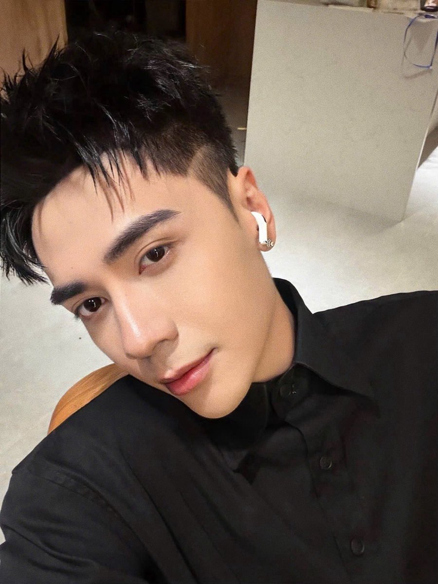 Cho Hùng đón Songkran với nha 😙
#quanghungmasterd #Songkran2026 https://t.co/